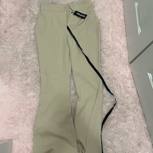 Boohoo Slim Flare Trouser size 8US NEVER WORN